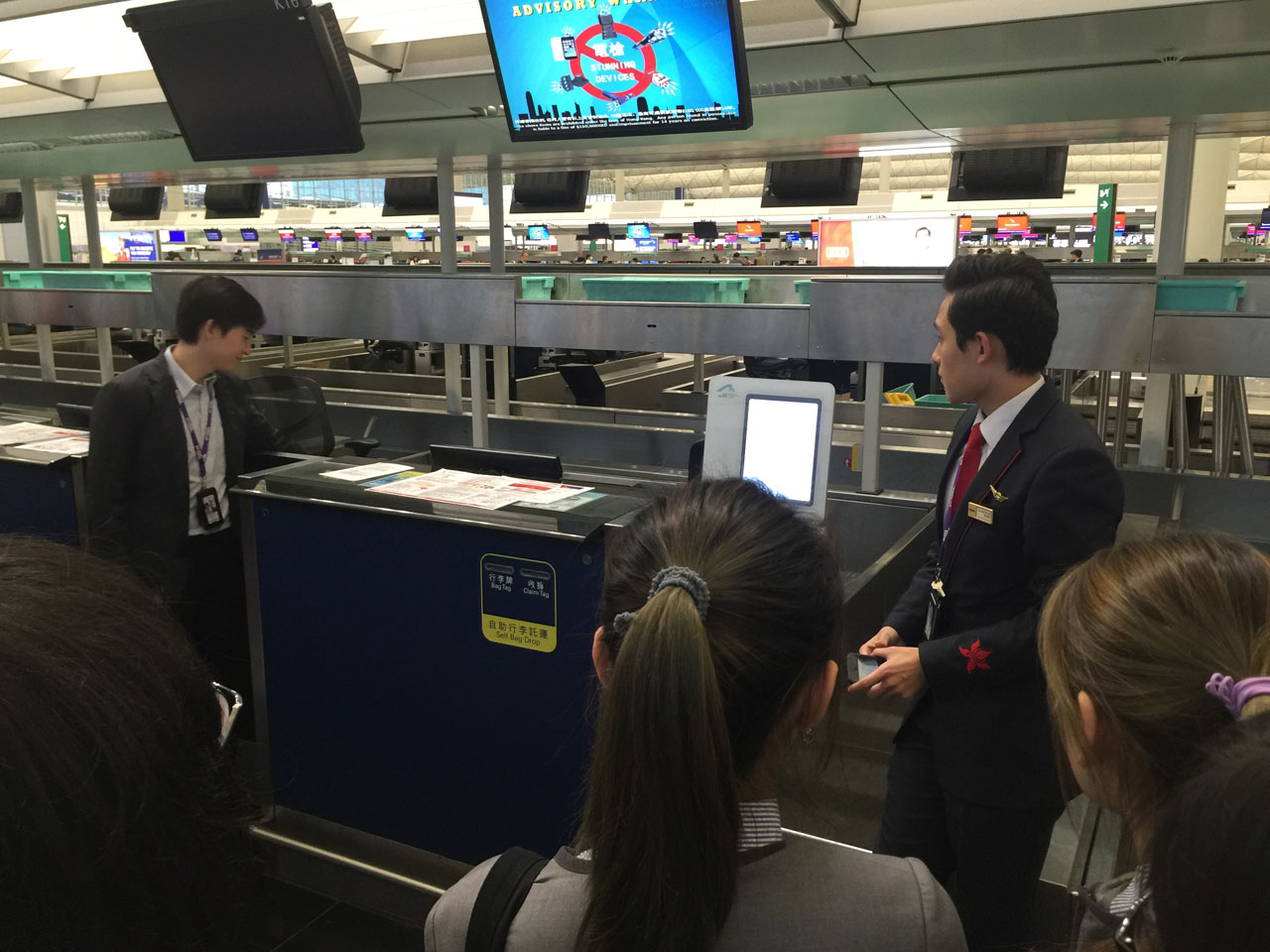 Visiting Hong Kong International Airport for TSMT212 Passenger Transport Management 4